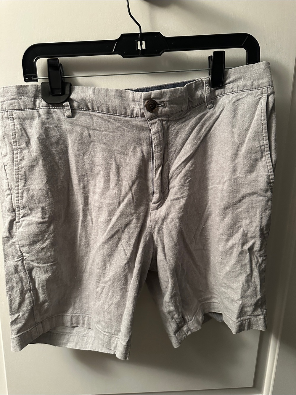Club monaco mens shorts gray. Size: 32”.